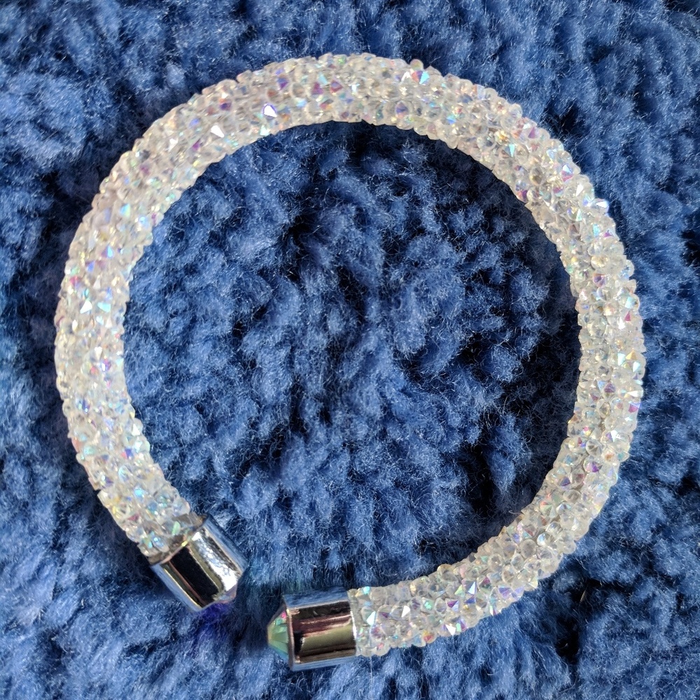 Beautiful crystal cuff bracelet iridescent color